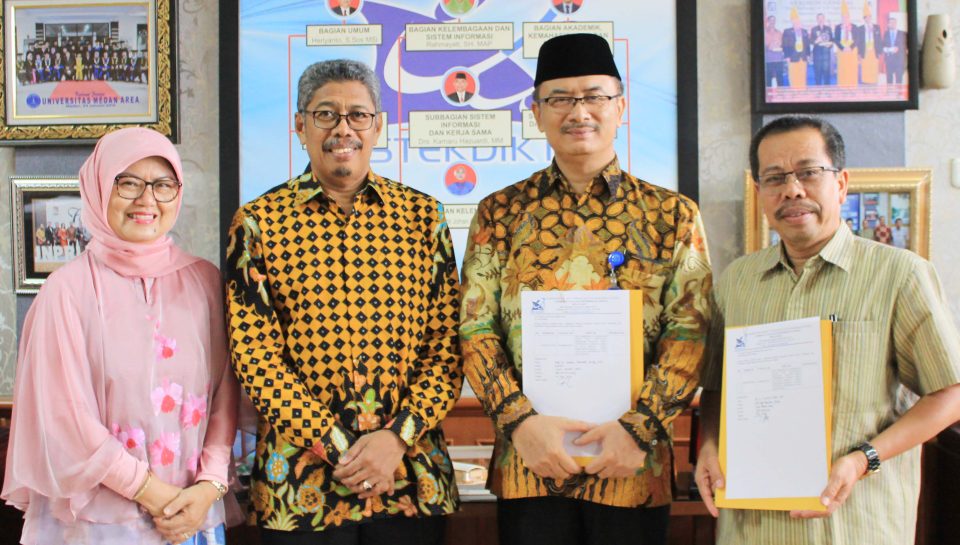 serah-terima-izin-pembukaan-program-doctor-s3-uma-oleh-kepala-lldikti-wilayah-i